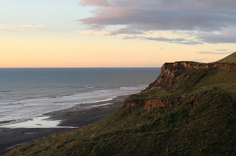 Kariotahi Beach